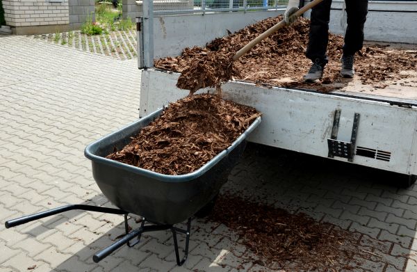 Bulk Mulch Delivery in Conroe
