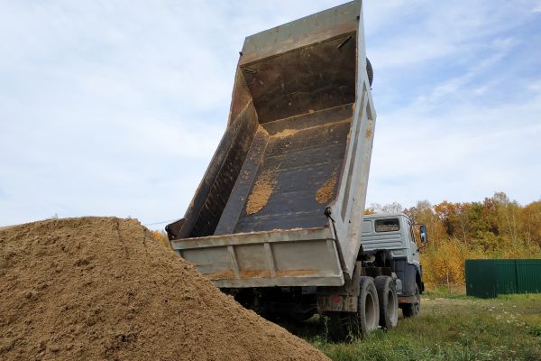 Topsoil Delivery in Conroe